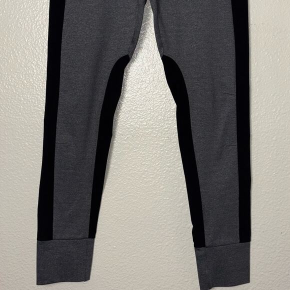 Athleta Essex Hybrid Tight Heather Women's Size Medium Gray and Black Leggings - Picture 9 of 16